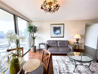 Photo #4: 202512067 Listing 