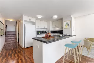 Photo #3: 202512166 Listing