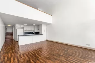 Photo #5: 202512166 Listing