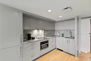 Photo #3: 202512221 Listing