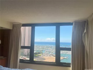 Photo #3: 202512244 Listing