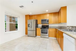 Photo #4: 202512262 Listing