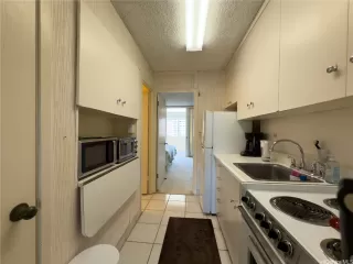 Photo #4: 202512275 Listing 