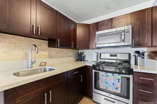 Photo #5: 202512283 Listing 