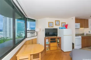 Photo #4: 202512297 Listing 