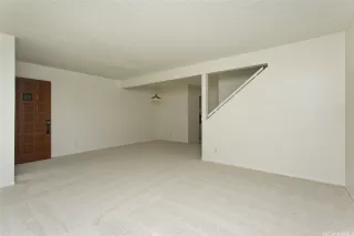 Photo #5: 202512353 Listing 
