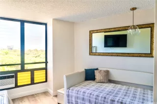 Photo #3: 202512361 Listing 