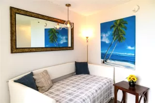 Photo #5: 202512361 Listing 