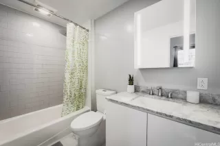 Photo #5: 202512494 Listing