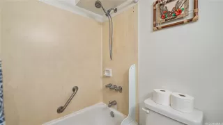 Photo #4: 202512497 Listing