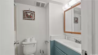 Photo #5: 202512497 Listing