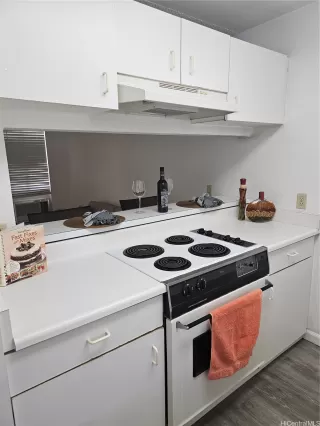 Photo #6: 202512520 Listing