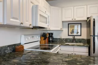 Photo #3: 202512593 Listing