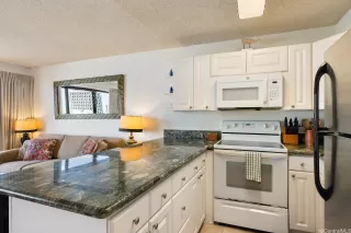 Photo #4: 202512593 Listing