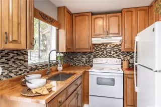 Photo #3: 202512707 Listing 