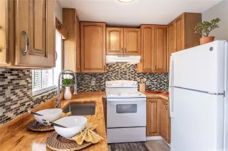 Photo #4: 202512707 Listing 