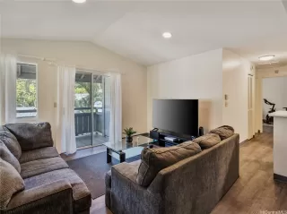 Photo #2: 202512709 Listing