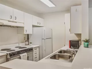 Photo #5: 202512709 Listing