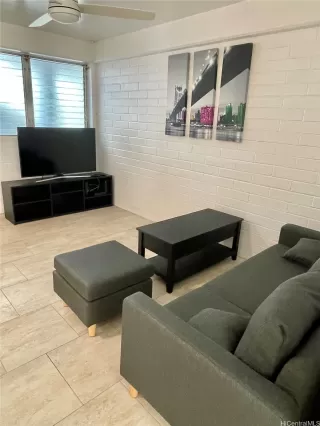 Photo #4: 202512763 Listing 