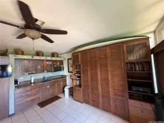 Photo #5: 202512796 Listing 