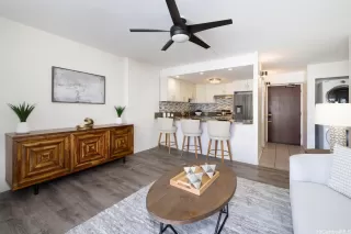 Photo #4: 202512800 Listing