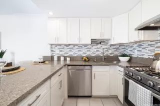 Photo #6: 202512800 Listing