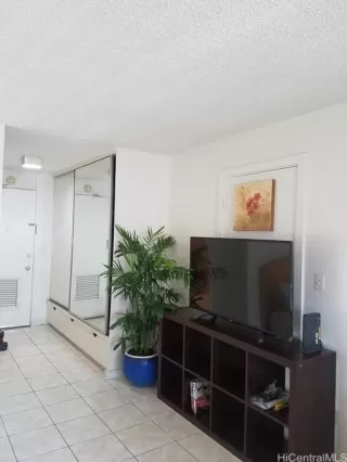 Photo #2: 202512825 Listing 