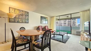 Photo #2: 202512836 Listing 