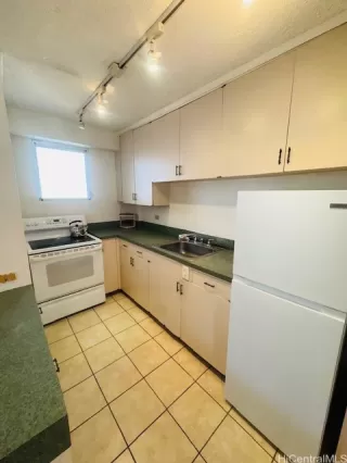 Photo #4: 202512846 Listing 