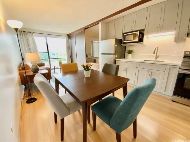 MLS: 202512852 Condo For Sale