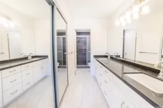 Photo #4: 202512911 Listing 