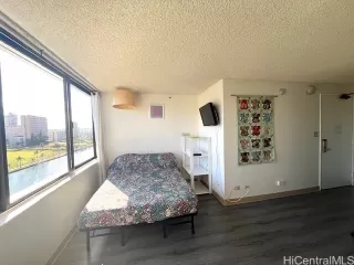 Photo #4: 202512949 Listing