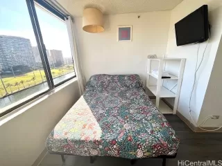 Photo #5: 202512949 Listing