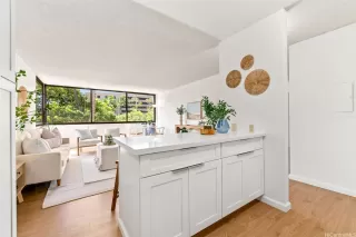 Photo #6: 202512990 Listing 