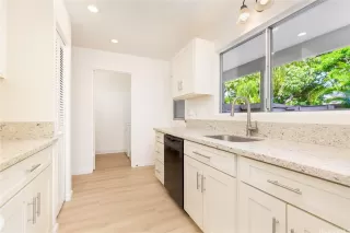 Photo #6: 202513035 Listing 