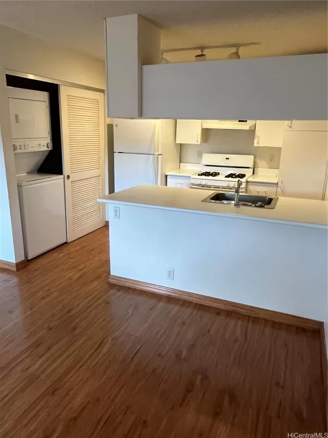 MLS: 202513085 Condo For Sale