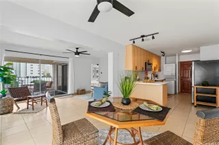 Photo #2: 202513147 Listing