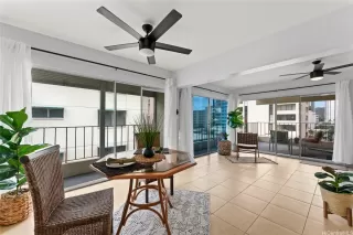 Photo #3: 202513147 Listing