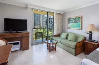 Photo #6: 202513158 Listing