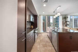 Photo #4: 202513193 Listing