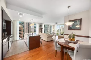 Photo #5: 202513193 Listing