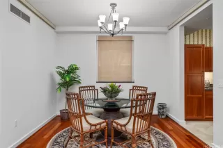 Photo #6: 202513203 Listing 