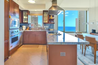 Photo #3: 202513205 Listing 