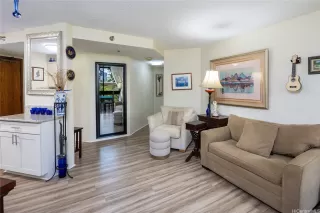 Photo #5: 202513209 Listing 