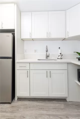 Photo #5: 202513228 Listing 