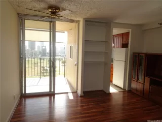 Photo #3: 202513241 Listing 