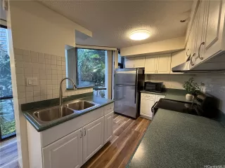 Photo #3: 202513332 Listing 