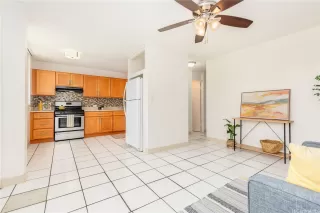 Photo #5: 202513407 Listing 