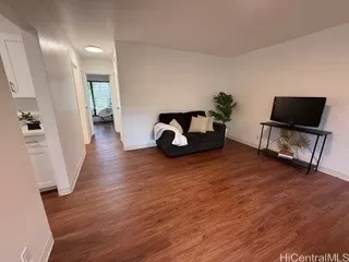 Photo #5: 202513415 Listing 