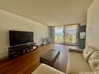 Photo #2: 202513459 Listing